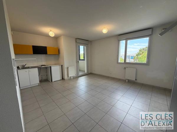 Vénissieux – Studio avec loggia et garage – Idéal investisseur