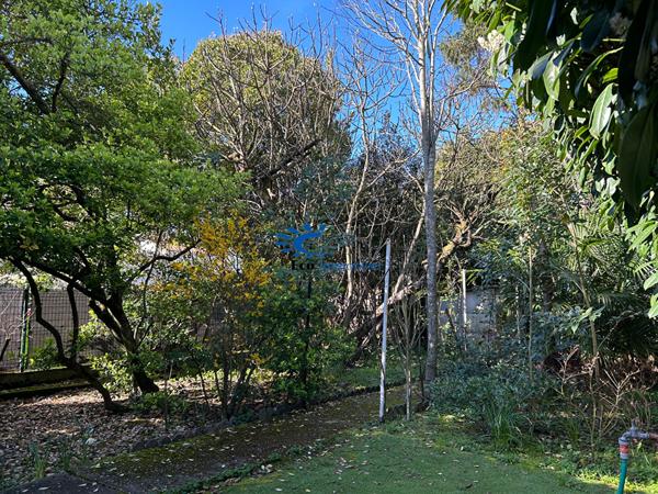 La Rochelle Maison 4 chambres + bureau à rénover avec jardin et garage.  La rochelle