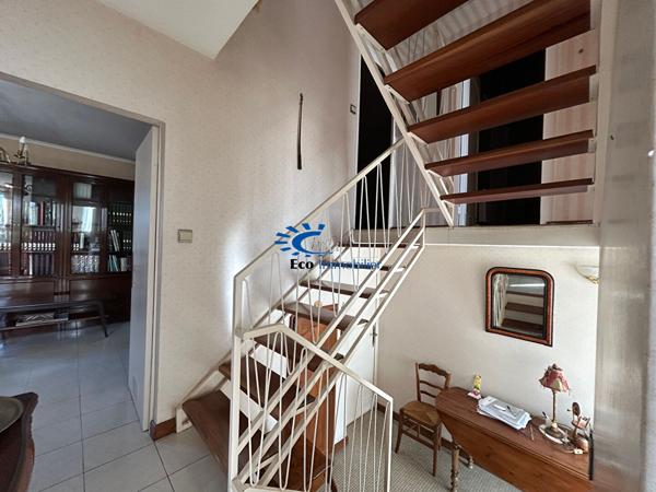 La Rochelle Maison 4 chambres + bureau à rénover avec jardin et garage.  La rochelle