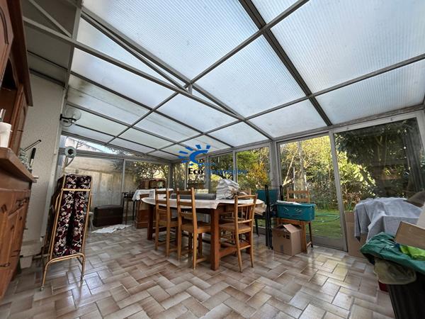 La Rochelle Maison 4 chambres + bureau à rénover avec jardin et garage.  La rochelle