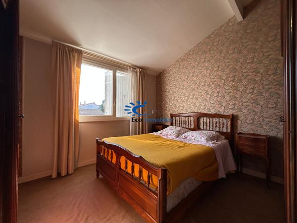 La Rochelle Maison 4 chambres + bureau à rénover avec jardin et garage.  La rochelle