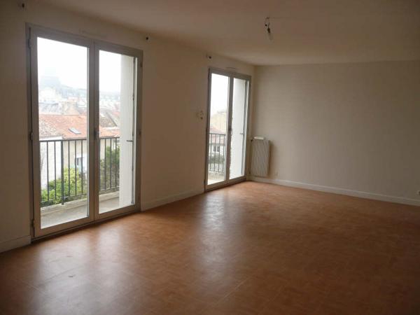 T4 Poitiers – Hulin Grimaux – 106.71 m2