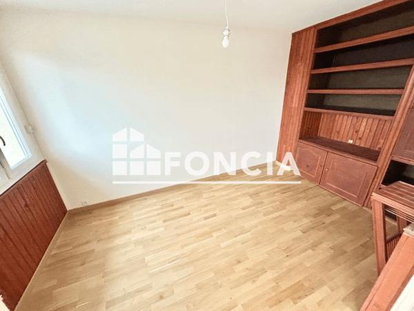 Location Appartement 4 pièces 76.7 m² - 55 RUE DU RHONE Bourg Les Valence 26500