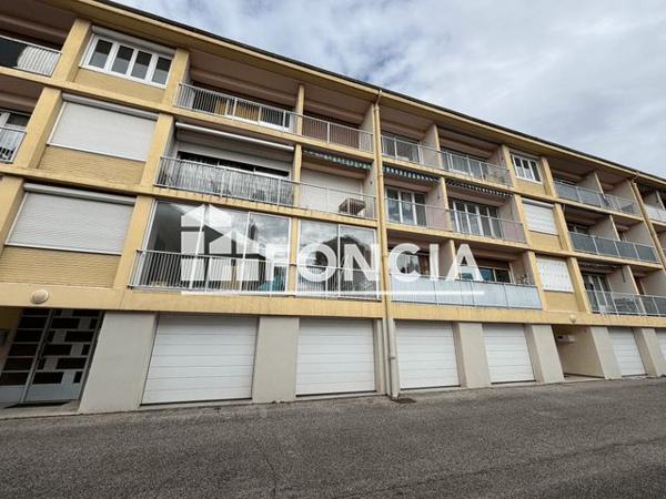 Location Appartement 4 pièces 76.7 m² - 55 RUE DU RHONE Bourg Les Valence 26500