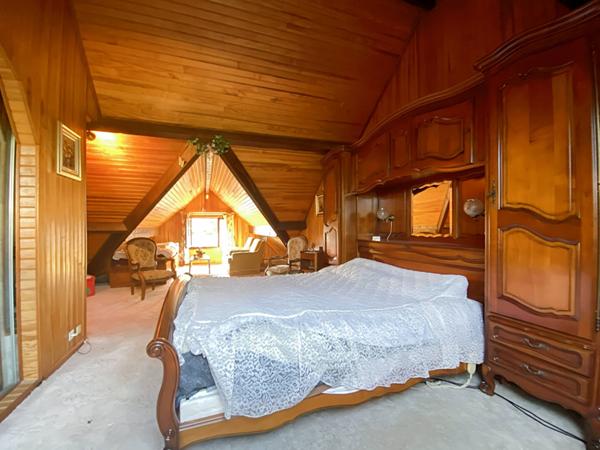 Jolie propriété de 190m² élevée sur un terrain de 1 716m²