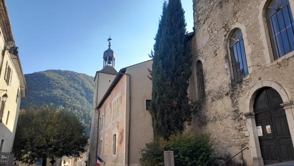 Châtillon-en-Diois (26410) Châtillon-en-Diois/ Maison de Village en pierres avec Jardin