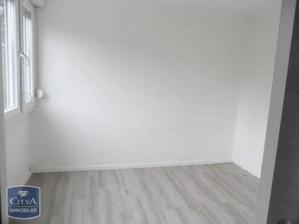 Appartement à louer 4 pièces 68.89m² Lille (59000)