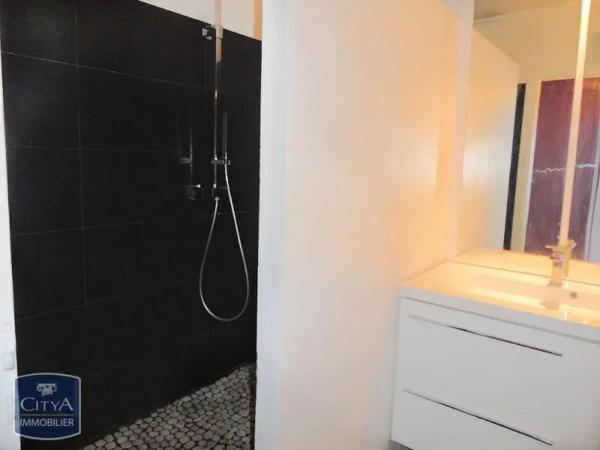 Appartement à louer 4 pièces 68.89m² Lille (59000)