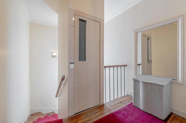 Paris 6 - Rue Bonaparte, Appartement familial classique