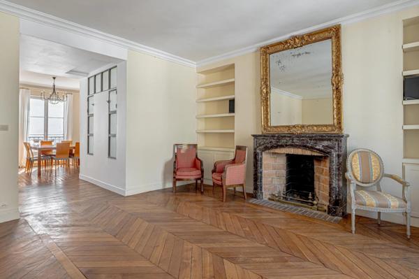 Paris 6 - Rue Bonaparte, Appartement familial classique