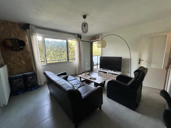 Vente                                                      Appartement
                        
                     2 pièces                      48 m2                     à Le Crès