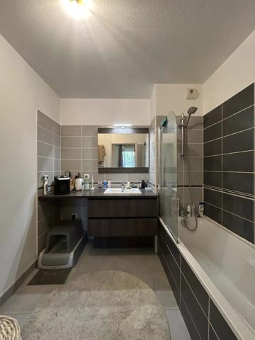 Vente                                                      Appartement
                        
                     2 pièces                      48 m2                     à Le Crès