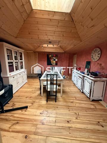 MAISON FAMILIALE  + DOUBLE GARAGE ET PETIT JARDIN
