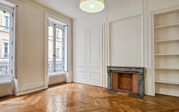 Appartement à vendre    4 pièces • 134,70 m2 Lyon 6