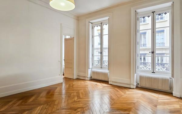 Appartement à vendre    4 pièces • 134,70 m2 Lyon 6