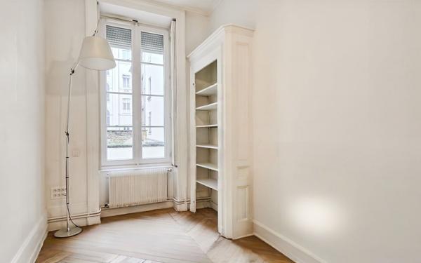 Appartement à vendre    4 pièces • 134,70 m2 Lyon 6