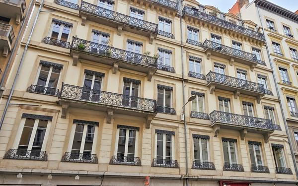 Appartement à vendre    4 pièces • 134,70 m2 Lyon 6
