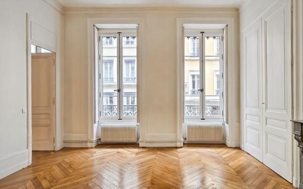 Appartement à vendre    4 pièces • 134,70 m2 Lyon 6