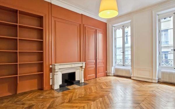 Appartement à vendre    4 pièces • 134,70 m2 Lyon 6