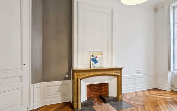 Appartement à vendre    4 pièces • 134,70 m2 Lyon 6