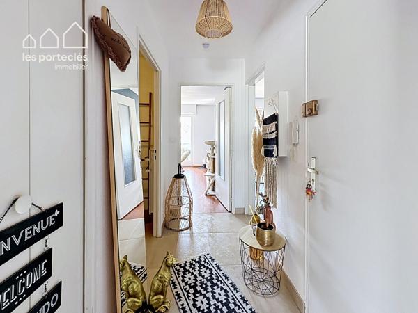 JOLI DEUX PIÈCES AVEC BALCON CAVE ET GARAGE