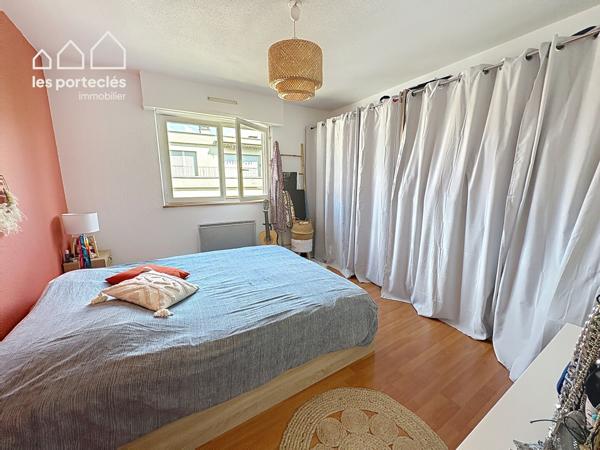 JOLI DEUX PIÈCES AVEC BALCON CAVE ET GARAGE