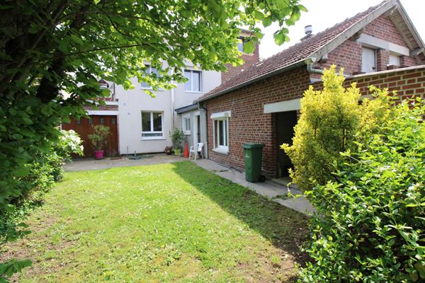 PROCHE CENTRE , Maison Tergnier 6 pièce(s) 134 m2 avec garage