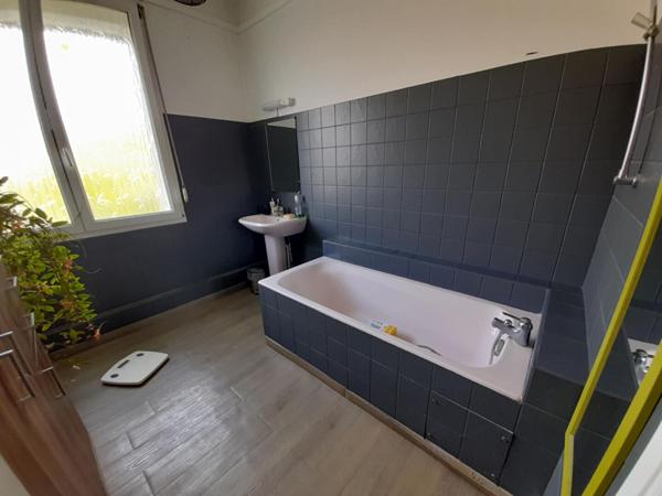 PROCHE CENTRE , Maison Tergnier 6 pièce(s) 134 m2 avec garage