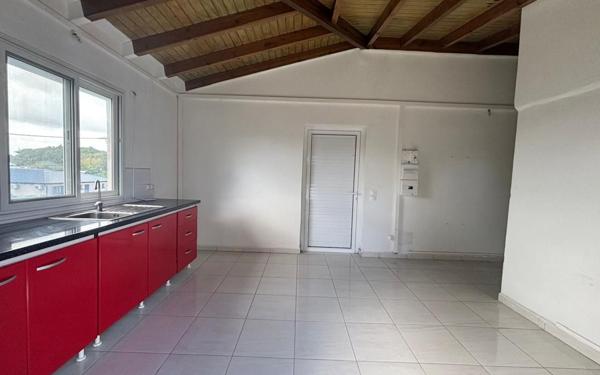 Appartement à louer    1 pièce •  Le Moule