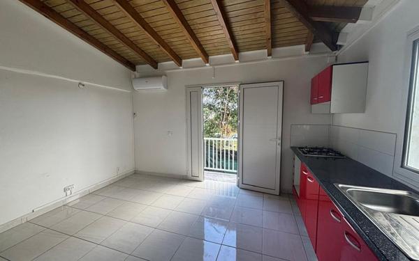 Appartement à louer    1 pièce •  Le Moule