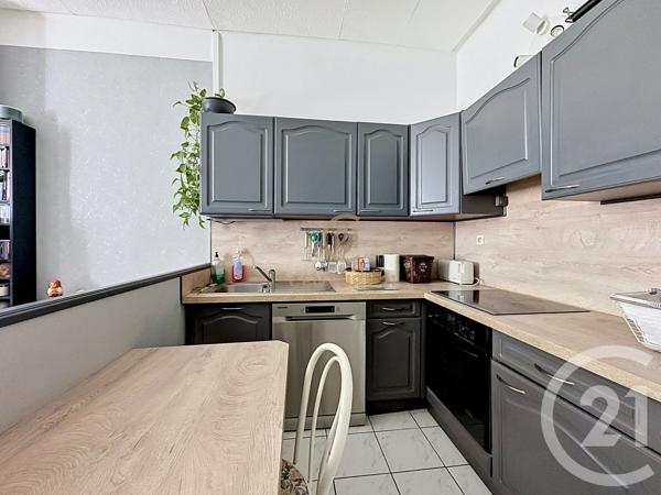 Appartement à vendre  2 pièces - 42 m 2   LYON  - 69008