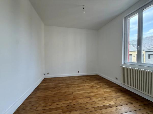 Vente                                                      Appartement
                        
                     4 pièces                      91 m2                     à Brive-la-Gaillarde