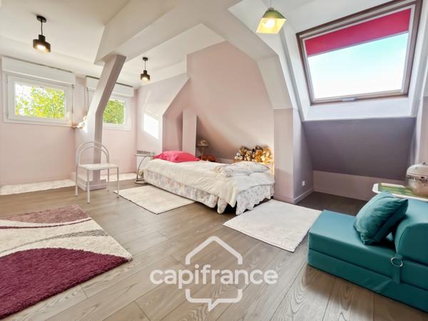 Maison familiale contemporaine,7 pièces, 215 m2, à ORMESSON SUR MARNE (94), quartier du Golf, au calme, en parfait état