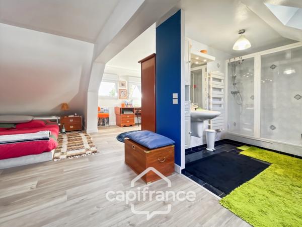 Maison familiale contemporaine,7 pièces, 215 m2, à ORMESSON SUR MARNE (94), quartier du Golf, au calme, en parfait état