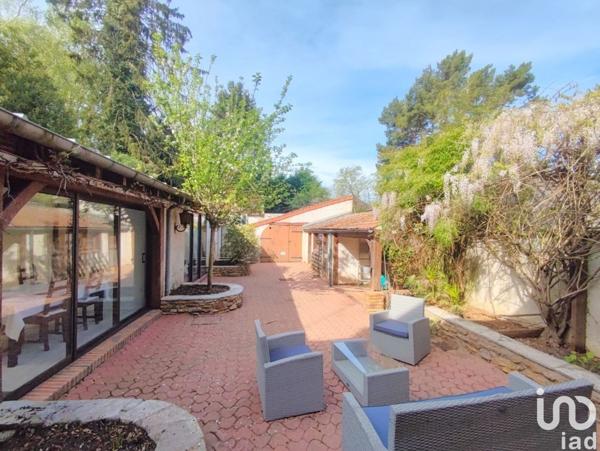 Maison 6 pièces de 266 m² à Rozay-en-Brie (77540)