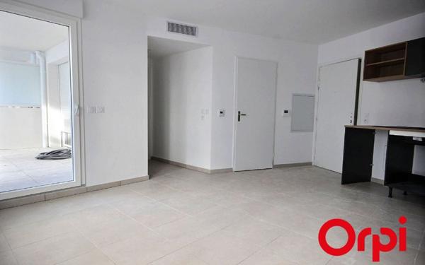 Appartement à louer    2 pièces •  Marseille 8