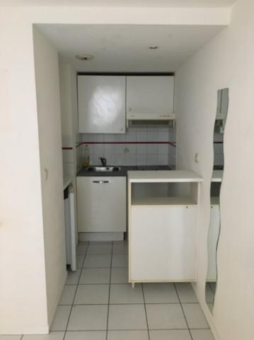 Studio
                                                                                                                                                                                                                                                                                                                        1 pièce(s)                                                                                                                                                                                                                                                                                                                              21  m²