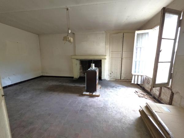 Maison ancienne de bourg à rénover intégralement !