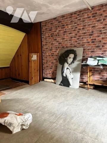 CHATEAU-THIERRY, maison de ville sur plusieurs étages d'environ 117 m².