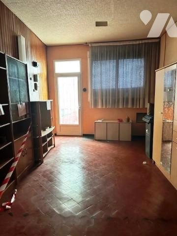 CHATEAU-THIERRY, maison de ville sur plusieurs étages d'environ 117 m².