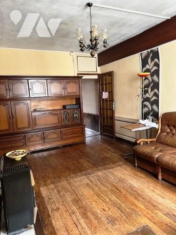 CHATEAU-THIERRY, maison de ville sur plusieurs étages d'environ 117 m².