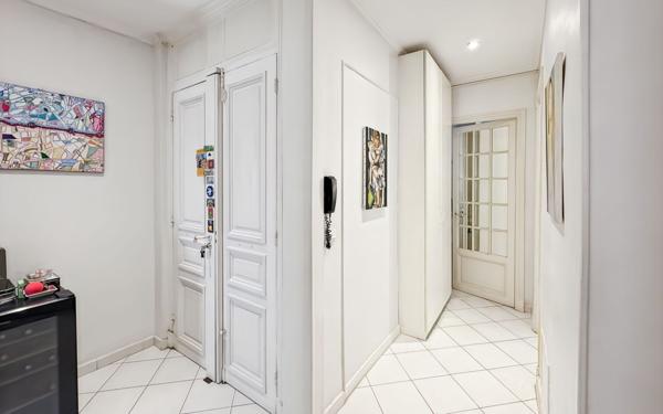 Appartement à vendre    2 pièces •  Nice