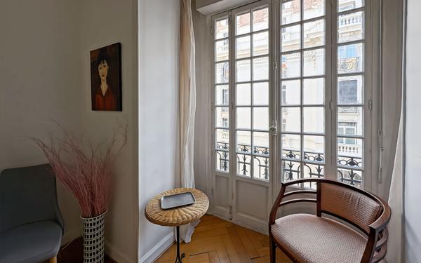 Appartement à vendre    2 pièces •  Nice