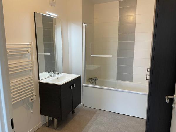 Appartement 2 pièces 49.11m2 avec balcon et parking