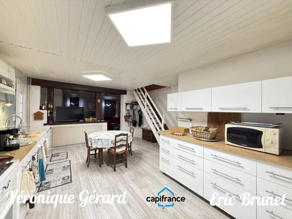 Maison de village en pierre de 126 M² plus un studio  de 37 M² pour une surface habitable totale d'environ 162 M²