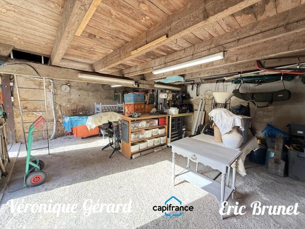 Maison de village en pierre de 126 M² plus un studio  de 37 M² pour une surface habitable totale d'environ 162 M²