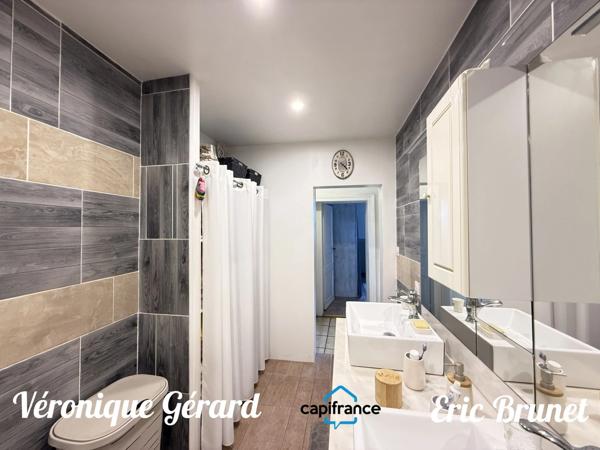 Maison de village en pierre de 126 M² plus un studio  de 37 M² pour une surface habitable totale d'environ 162 M²