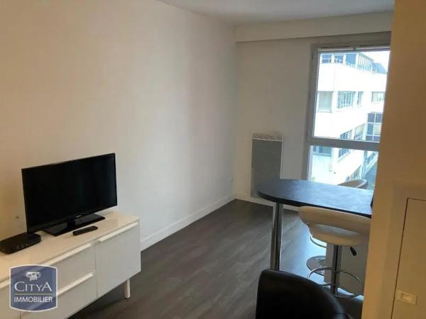 Appartement à louer 1 pièce 26.85m² Tours (37000)