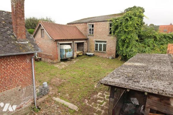 Ensemble immobilier à rénover.