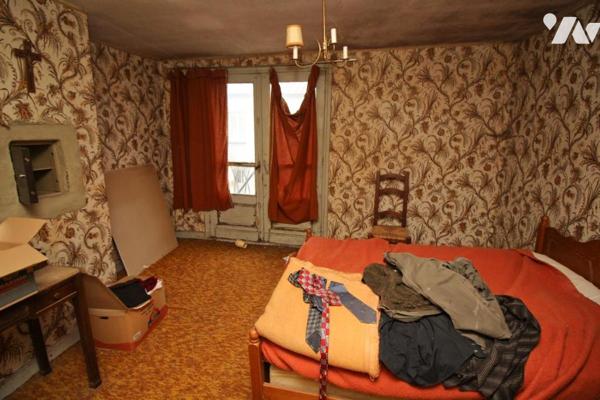 Ensemble immobilier à rénover.